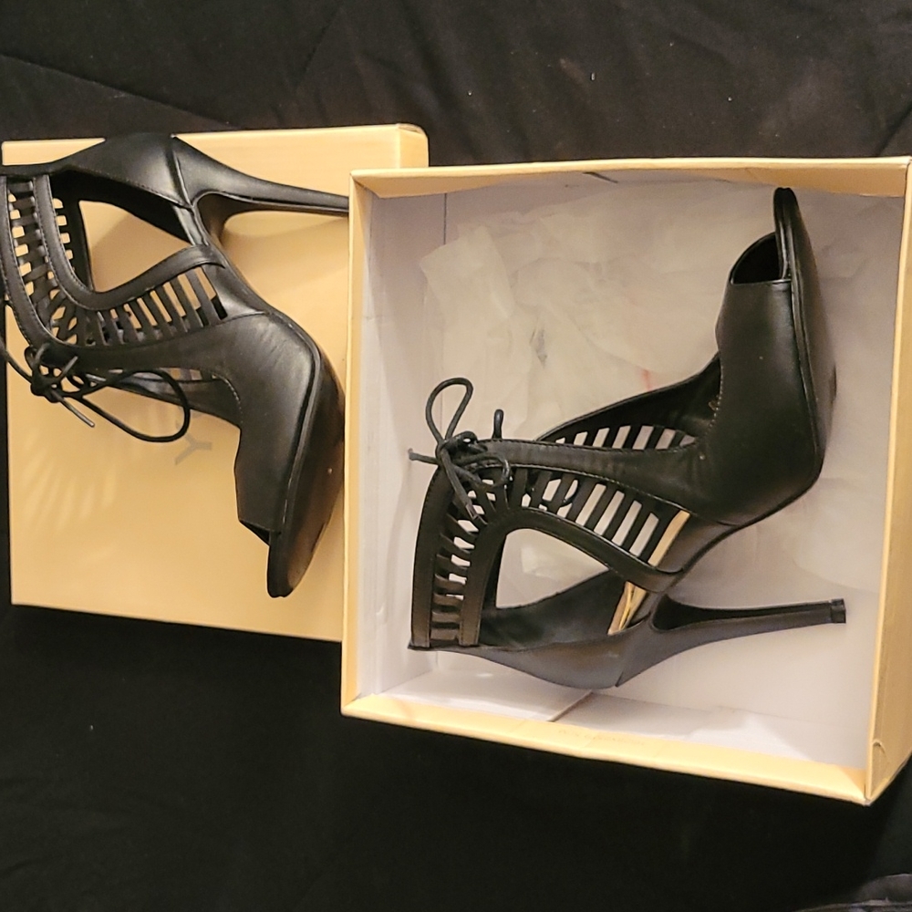Black High Heel Shoes